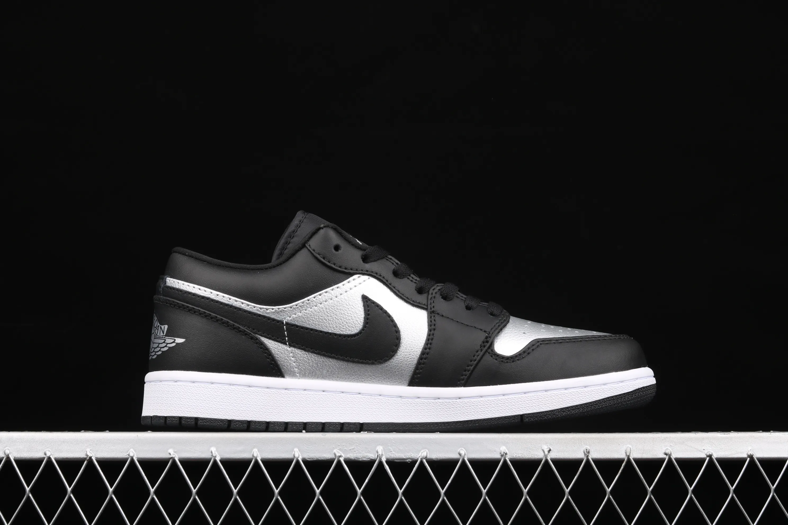 All categories Air Jordan Jordan series basketball shoes Air Jordan 1 Low X version Air Jordan 1 Low AJ1 Joe 1 low top black silver cultural and leisure sports shoes DA5551-001